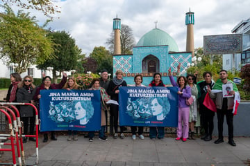 Demonstranten fordern Umwidmung von Blauer Moschee