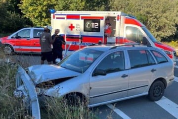 Unfall A4: Stark betrunken und kein Führerschein: Südamerikaner baut Unfall auf der A4
