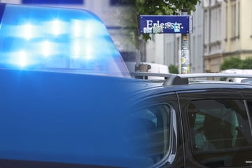 Dresden: Mann bewirft Passanten mit Kot: Dresdner Polizist im Dienstfrei greift ein