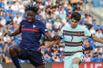 Transfermarkt im Liveticker: 60 Millionen Ausstiegsklausel! Augsburg angelt sich Portugal-Juwel