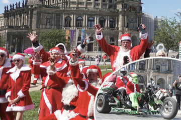 Dresden: Bei der Hitze: Warum fahren hier Weihnachtsmänner durch Dresden?