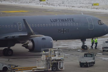 Dresden: Maschine der Luftwaffe landet in Dresden: Wer war denn hier an Bord?