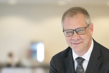 Schuppen von Brandenburger Politiker in Flammen: Polizei entdeckt Hamas-Symbol