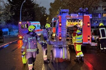 Berlin: Feuerwehreinsatz in Berlin-Mitte: Bewohner im Krankenhaus