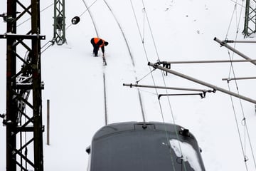 Schneesturm behindert Bahnverkehr in Sachsen: Mehrere Weichen gestört