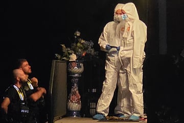Messerattacke: Auseinandersetzung eskaliert: Frau verletzt ihren Mann mit Messer am Hals