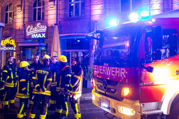 Frankfurt: Alarm in der Frankfurter City: Feuer im Metropolis-Kino! Gab es eine Explosion?