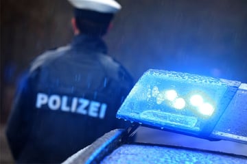 Jugendlicher in Pforzheim mit Waffe bedroht: Verletzte Polizistin muss Dienst abbrechen