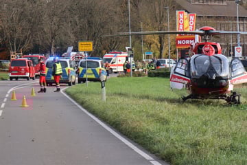 88-Jähriger übersieht VW-Bus: Zwei Senioren schwer, drei Kinder leicht verletzt