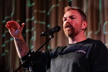 Graham Platner slams political establishment after Alex Pretti killing: "No one is coming to save us"