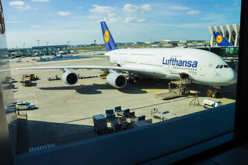 Operasi skala besar di Bandara Frankfurt: Polisi dan dokter darurat menyambut pesawat Lufthansa