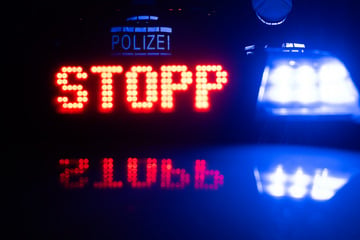 Zum Bersten voll: Polizei holt bei Kontrolle zwölf Jugendliche aus nur einem Auto