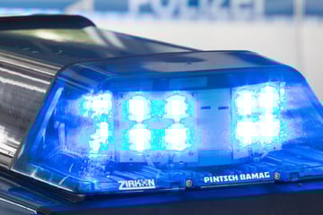 Dresden: Bayern-Fan am Wasaplatz unterwegs: Unbekannte rauben Fanschal