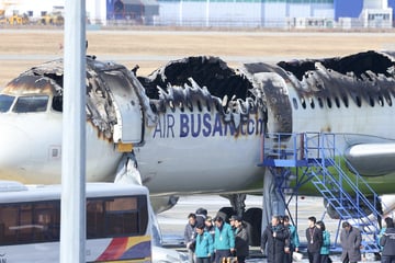 Kurz vor dem Start: Passagiere müssen aus brennendem Flieger evakuiert werden