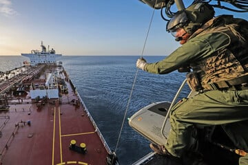 Ukraine-Krieg: Britische Armee stoppt russischen Schattenflotte-Tanker