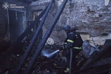 Ukraine-Krieg: Kind bei russischen Angriffen auf Wohnviertel getötet