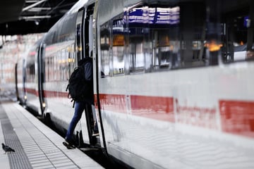 Oberleitung beschädigt! Zahlreiche Verspätungen von und nach Hamburg