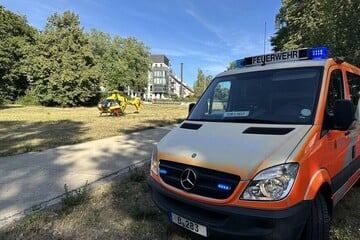 Berlin: Feuerwehr rettet Person aus Weißensee