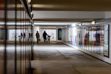 Getreten und geschlagen: Mann bei Angriff an sächsischem Bahnhof verletzt