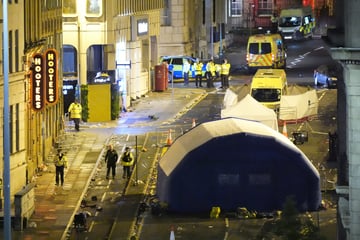 Mit Auto in Liverpool-Meisterfeier gerast: Angeklagter bekennt sich schuldig