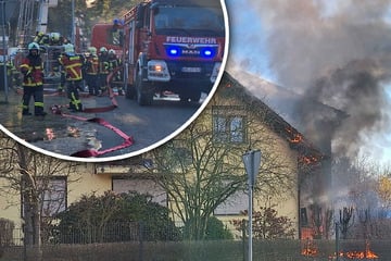 Mehrfamilienhaus fängt Feuer: Riesiger Schaden, Mieter sitzen auf der Straße