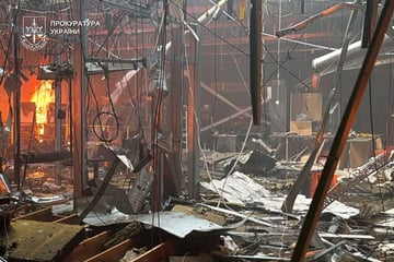 Ukraine-Krieg: Opferzahl steigt! 14 Tote nach russischem Angriff auf Einkaufszentrum