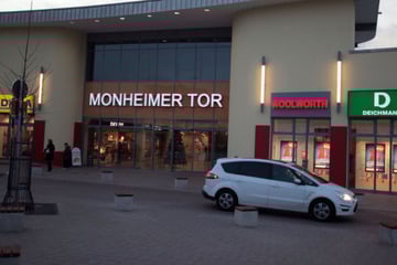 Vor Shopping-Center: Einjährige isst mutmaßlich Rattengift und landet in Klinik