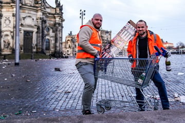 Dresden: Damit Dresden wieder sauber wird! Brigade in Orange rückt Böller-Müll zu Leibe