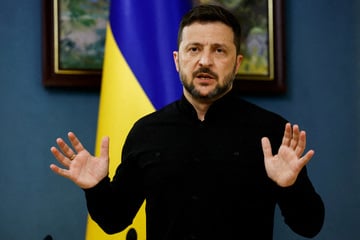 Ukraine's Zelensky urges "regime change" in Russia