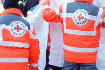 Osthessen: Junge Frau (†20) stirbt bei Frontalcrash auf B27