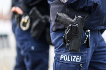 Auch Frauen und Jugendliche verletzt: Mann (32) terrorisiert Bevölkerung, Opfer flüchten in Keller