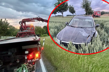 Rätsel um Unfall bei Dresden: Skoda landet im Feld, Fahrer verschwindet spurlos