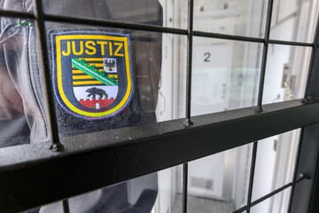 Mit Auto auf Menschen zugerast: Mann nach Stalking-Vorwurf in U-Haft