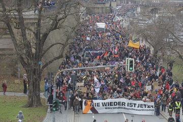 Dresden: Dresden lässt nicht locker! Heute große "Brandmauer"-Demo mit Luisa Neubauer