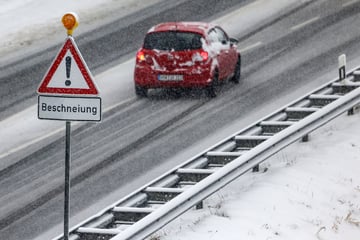 Schnee-Front rollt auf NRW zu: Autofahrer sollen wenn möglich zu Hause bleiben