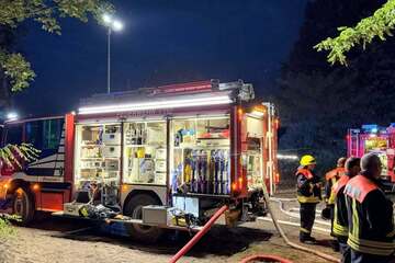 Brandstifter fackeln Schützenhaus ab und wünschen "Frohes Neues", Polizei sucht Zeugen