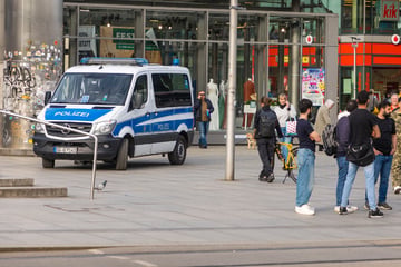Junge Polizistin getreten und bespuckt: Kontrolle am Wiener Platz gerät aus dem Ruder