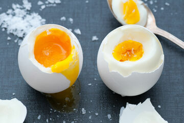 Eier kochen: So gelingt Euch das perfekte Frühstücksei