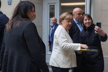 Angela Merkel auf der Buchmesse: "Kann noch nicht unerkannt durch Straßen gehen"