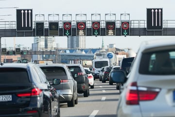 Putz bröckelt von der Decke: Elbtunnel vorübergehend gesperrt