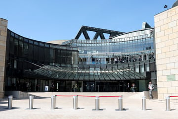 Bei Klassenausflug in NRW-Landtag: Schüler bringt Messer mit!