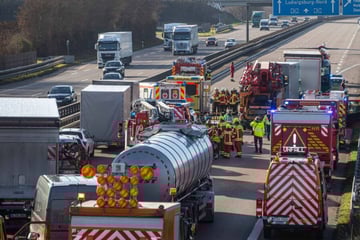 Unfall A81: Massencrash mit mehreren Verletzten: A81 zeitweise komplett dicht