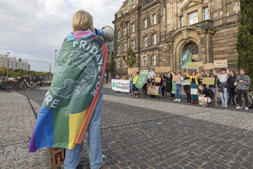 Klimaprotest in Dresden: Fridays for Future und ÖPNV machen gemeinsame Sache