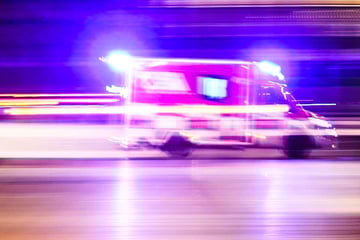 Messerattacke: Streit in Bus eskaliert völlig: Mann nach Messerattacke in Lebensgefahr