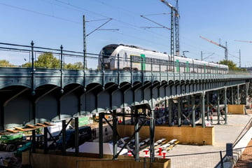 Chemnitz: Chemnitzer Bahnbogen fertiggestellt: Viadukt hat endlich "abgerüstet"