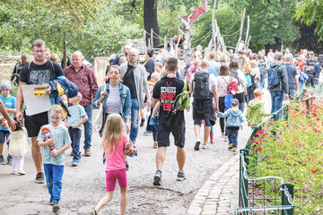 Tausende beim Zuckertütenfest im Dresdner Zoo