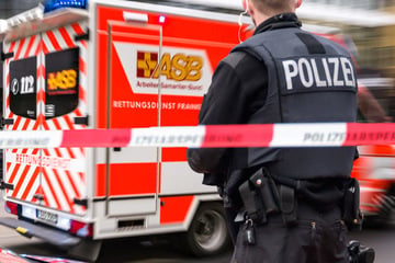Unfall-Drama auf Baustelle: Mann will Kollegen retten und schwebt jetzt in Lebensgefahr