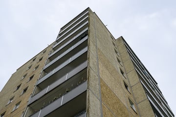 Kind (10) stürzt von Balkon sechs Stockwerke in die Tiefe