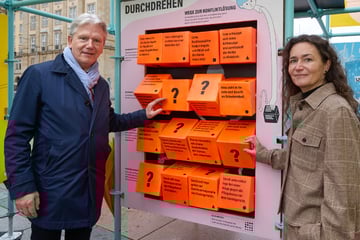 Dresden: Justiz stellt sich am Dresdner Kulturpalastes zur Schau
