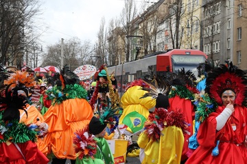 Köln: Ein Ticket für alle Tage: KVB hat besonderes Karnevals-Angebot im Sortiment